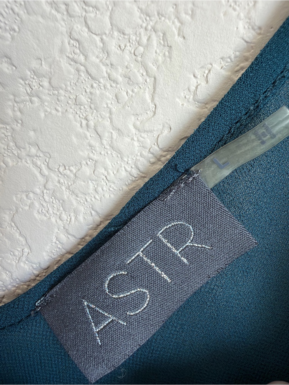 ASTR Embroidered Tonal Shift Mini Dress Large Teal V Neck Open Back 3/4 Sleeve - Picture 3 of 16